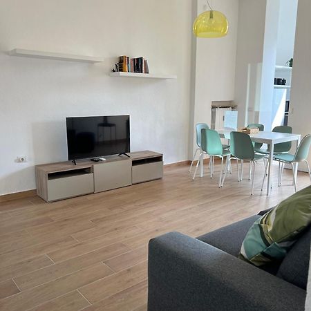 New Apartment With Balcony, Isola Bosco Verticale ميلان المظهر الخارجي الصورة