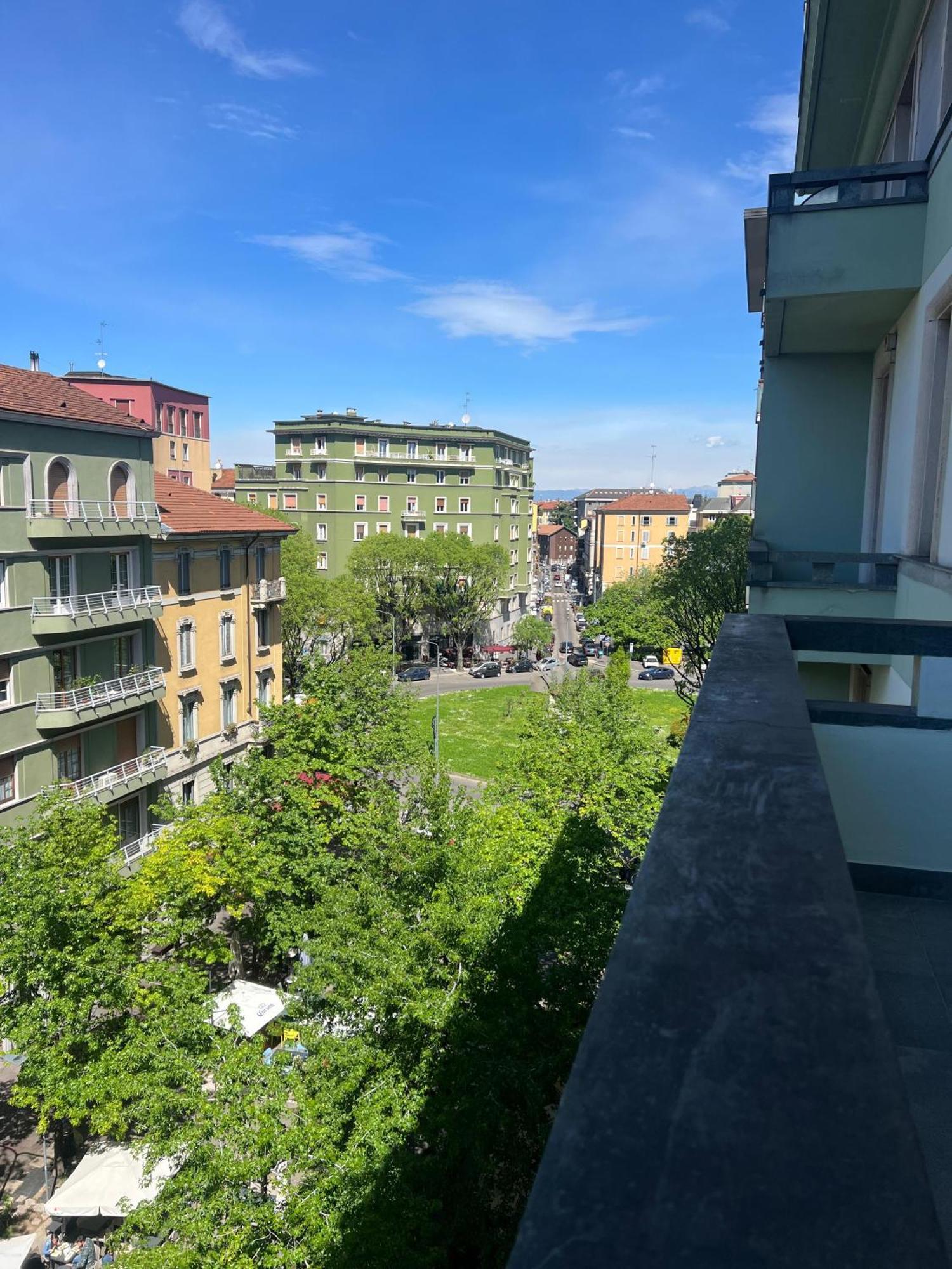 New Apartment With Balcony, Isola Bosco Verticale ميلان المظهر الخارجي الصورة