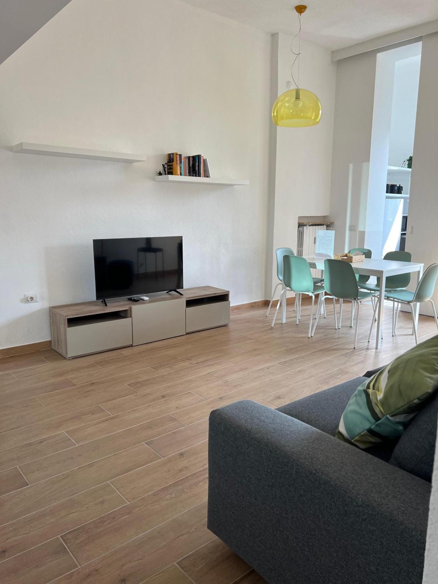 New Apartment With Balcony, Isola Bosco Verticale ميلان المظهر الخارجي الصورة