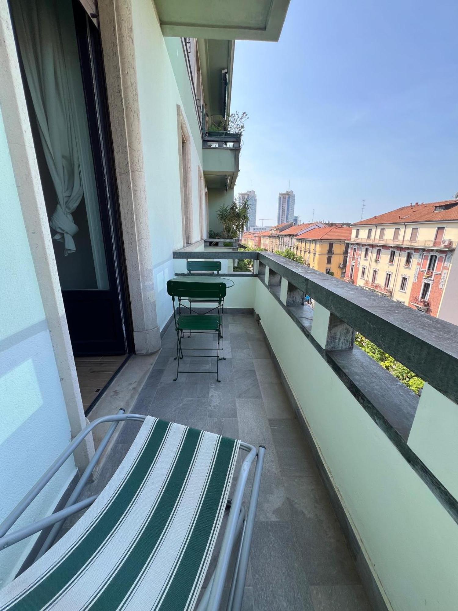 New Apartment With Balcony, Isola Bosco Verticale ميلان المظهر الخارجي الصورة